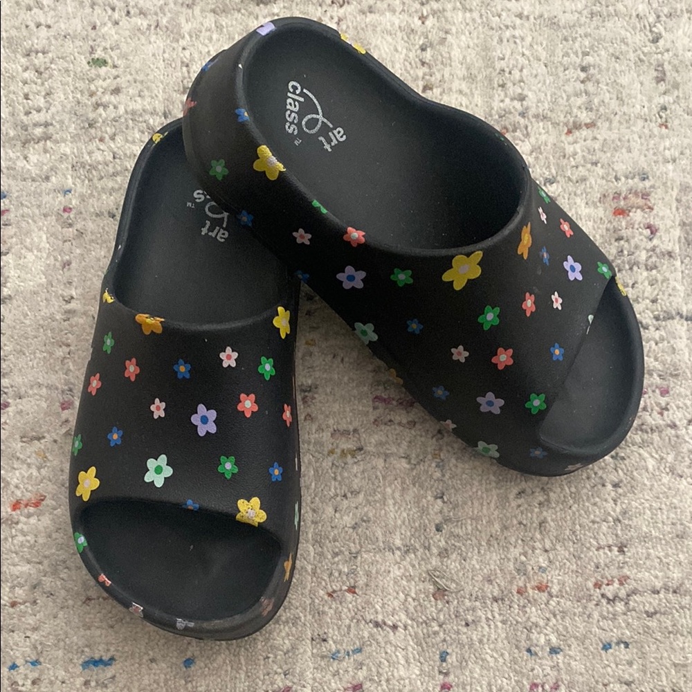 Art Class platform wedge Kids Black Floral flowers sandals slides size 13